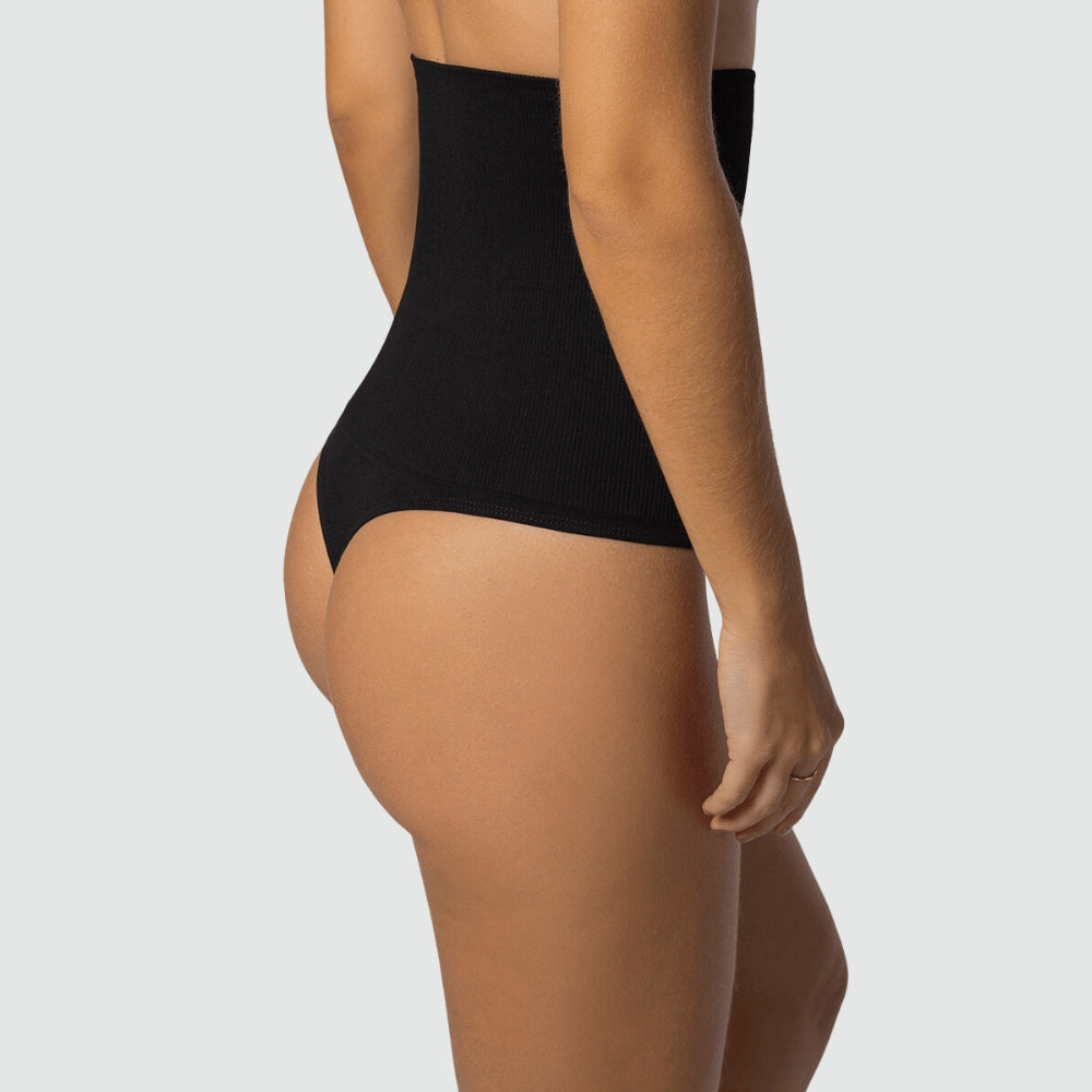 Calcinha Slim Redutora Fio Dental, elegante e confortável, com ajuste perfeito e tecido respirável, ideal para modelar a silhueta feminina.