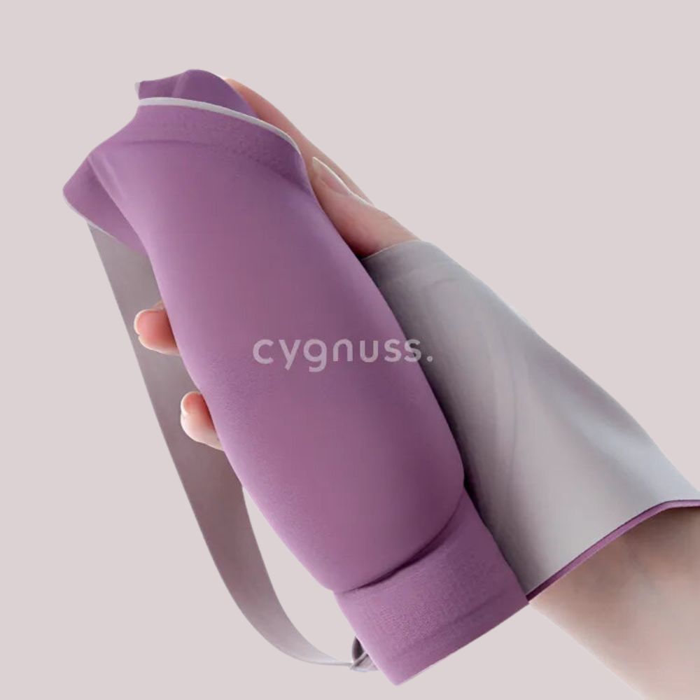 Sutiã Cygnuss com cygel ajustáveis e fecho e bojos removíveis, mostrando a flexibilidade do produto, em cores cinza e roxo.