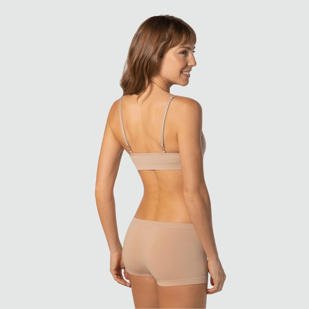 Mulheres vestindo Calcinha Boxer Essential Touch da Cygnuss x Lupo, desenvolvida para conforto e liberdade com tecido macio ao toque e ajuste anatômico.