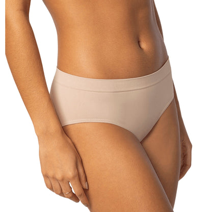 Calcinha Control Top Cygnuss x Lupo - lingerie confortável e elegante com tecido respirável e ajuste perfeito.