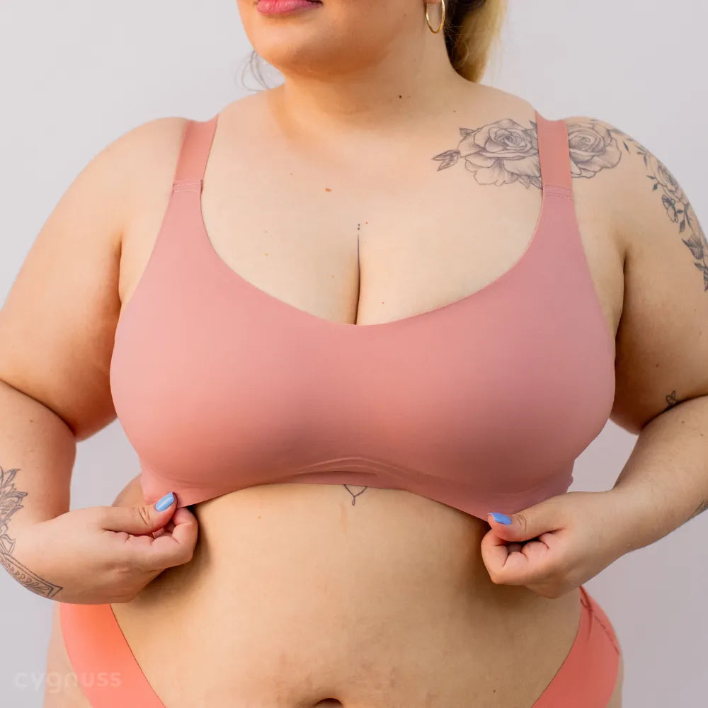 Prepare-se para a Black Friday 2024 da Cygnuss com super ofertas e até 50% de desconto! Garanta seu kit de sutiãs esportivos, tops e shorts modeladores com máxima sustentação e conforto. Modelos plus size disponíveis para ajudar a modelar seu corpo. Aproveite a liquidação de Natal e as roupas para o final do ano. Faça suas compras online Black Friday com segurança, frete grátis e cupom de desconto. Acesse o melhor site para comprar presentes e garanta o melhor preço!