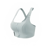Desenvolvido com um tecido leve, macio e respirável, que se adapta perfeitamente ao seu corpo sem marcar na roupa. A inovação do zíper frontal proporciona praticidade ao vestir e ajustar, permitindo um encaixe perfeito. Com alças largas e aveludadas que oferecem sustentação sem comprometer o conforto dos ombros. O design em decote "U" valoriza seu busto, enquanto os ajustes em velcro nas alças e abaixo dos seios garantem um ajuste personalizado.