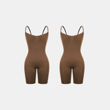 Imagem dupla do Body Elegance Modelador marrom, com alças finas e modelagem que proporciona elegância e conforto, disponível em dois tamanhos.
