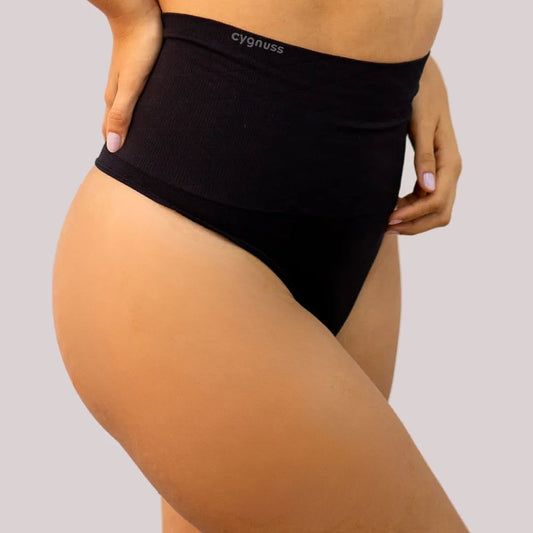 Calcinha modeladora pêssego, fio, conforto e elegância, lingerie sofisticada, ajuste perfeito, tecido respirável, sustentação.
