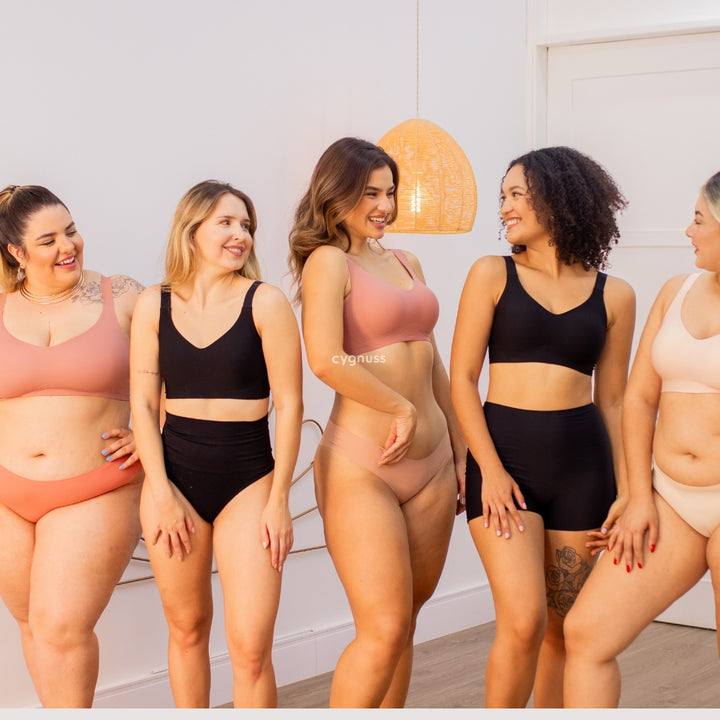 Kit promocional de lingerie Cygnuss com sutia e calcinha em varios tamanhos, ideal para todos os corpos. Conforto premium com toque suave e modelagem perfeita para o dia a dia.