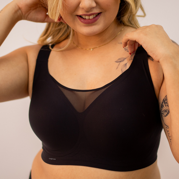 Sutia preto com detalhe em tule, ideal para quem busca sustentação com conforto e estilo. Peça promocional com ajuste que valoriza o corpo.