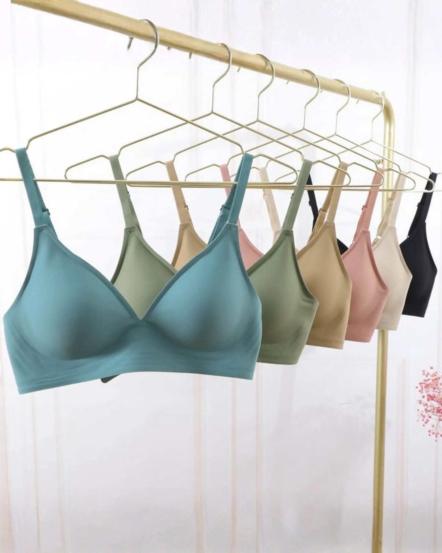 Sujetador Premium Comfort con tirantes finos: ligereza con tirantes finos y aterciopelados 