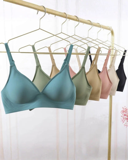 Sujetador Premium Comfort con tirantes finos: ligereza con tirantes finos y aterciopelados 